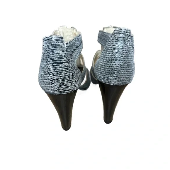 Michael Kors Berkley T-Strap Zipper Platform - Picture 5 of 6